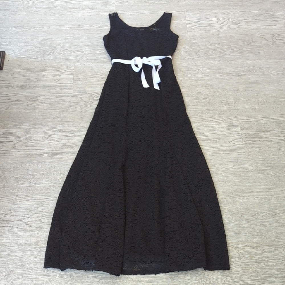 Black Maxi Lace Dress with Open Back